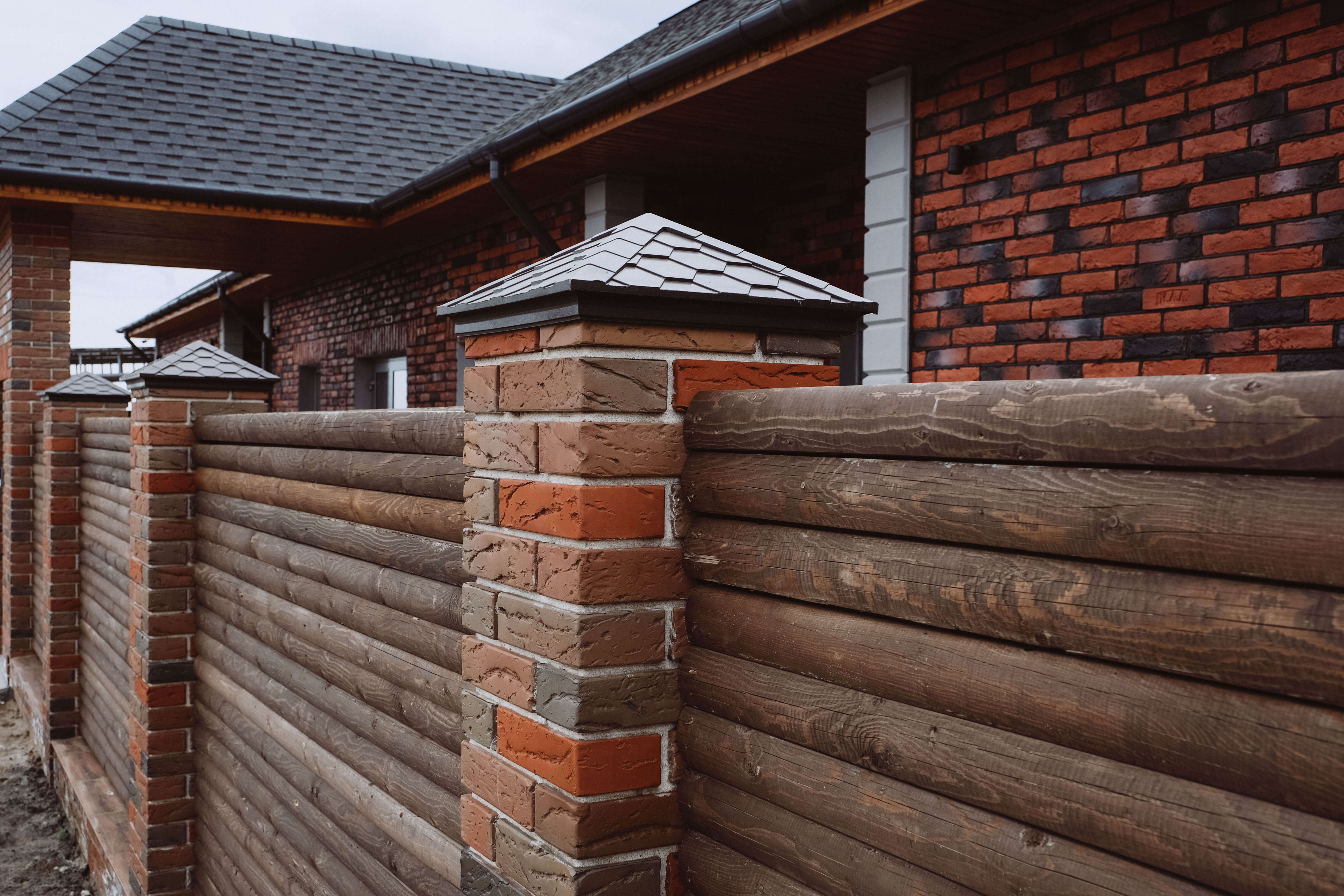 Колпак Zking Эверест Коричневый на столб 1.5х1.5 кирпича (390х390мм) в Южно-Сахалинске фото