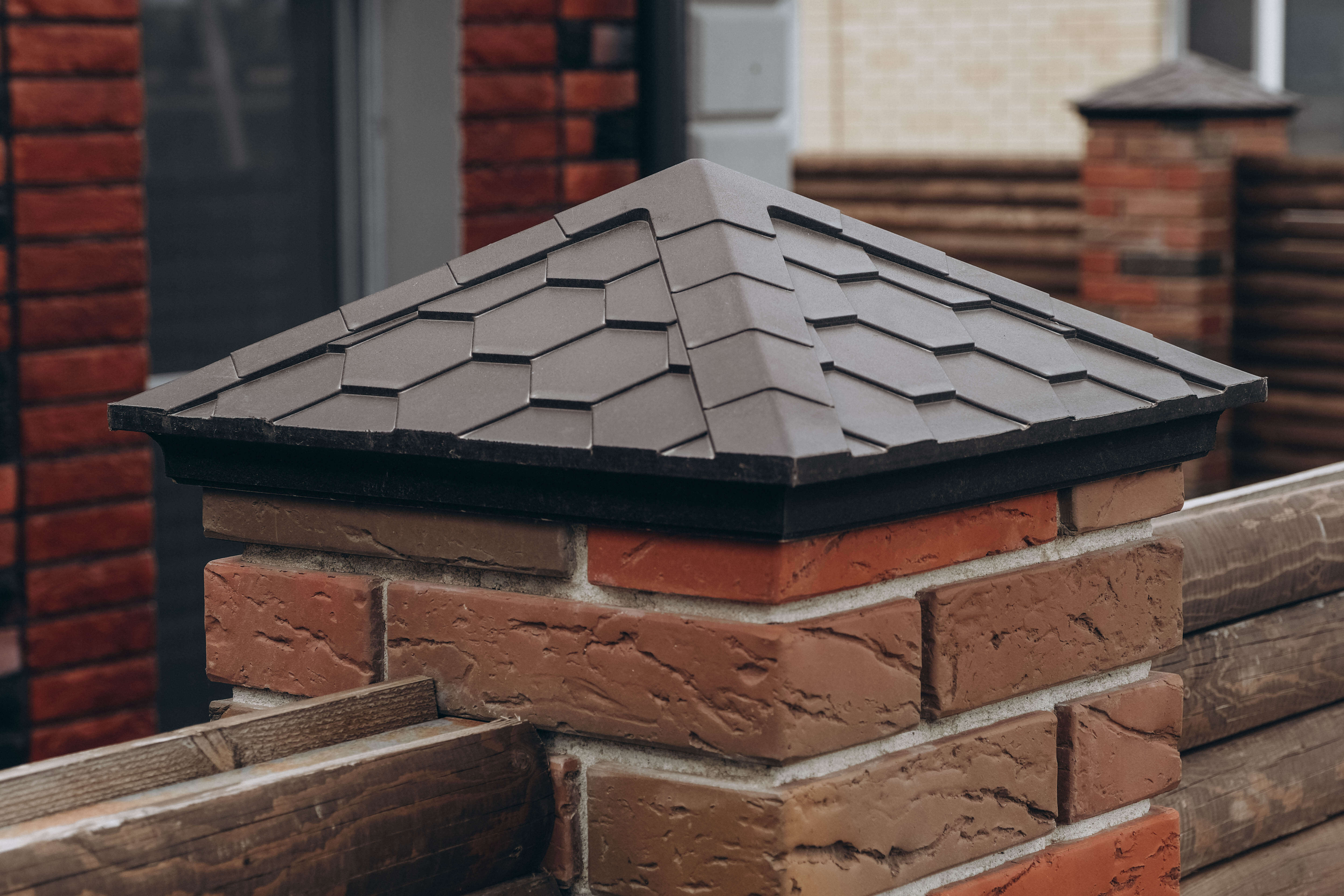 Колпак Zking Эверест Коричневый на столб 1.5х1.5 кирпича (390х390мм) в Южно-Сахалинске фото